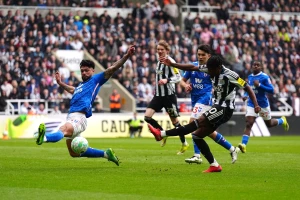 Sanderlend posle preokreta srušio Njukasl i nastavio neverovatan niz!